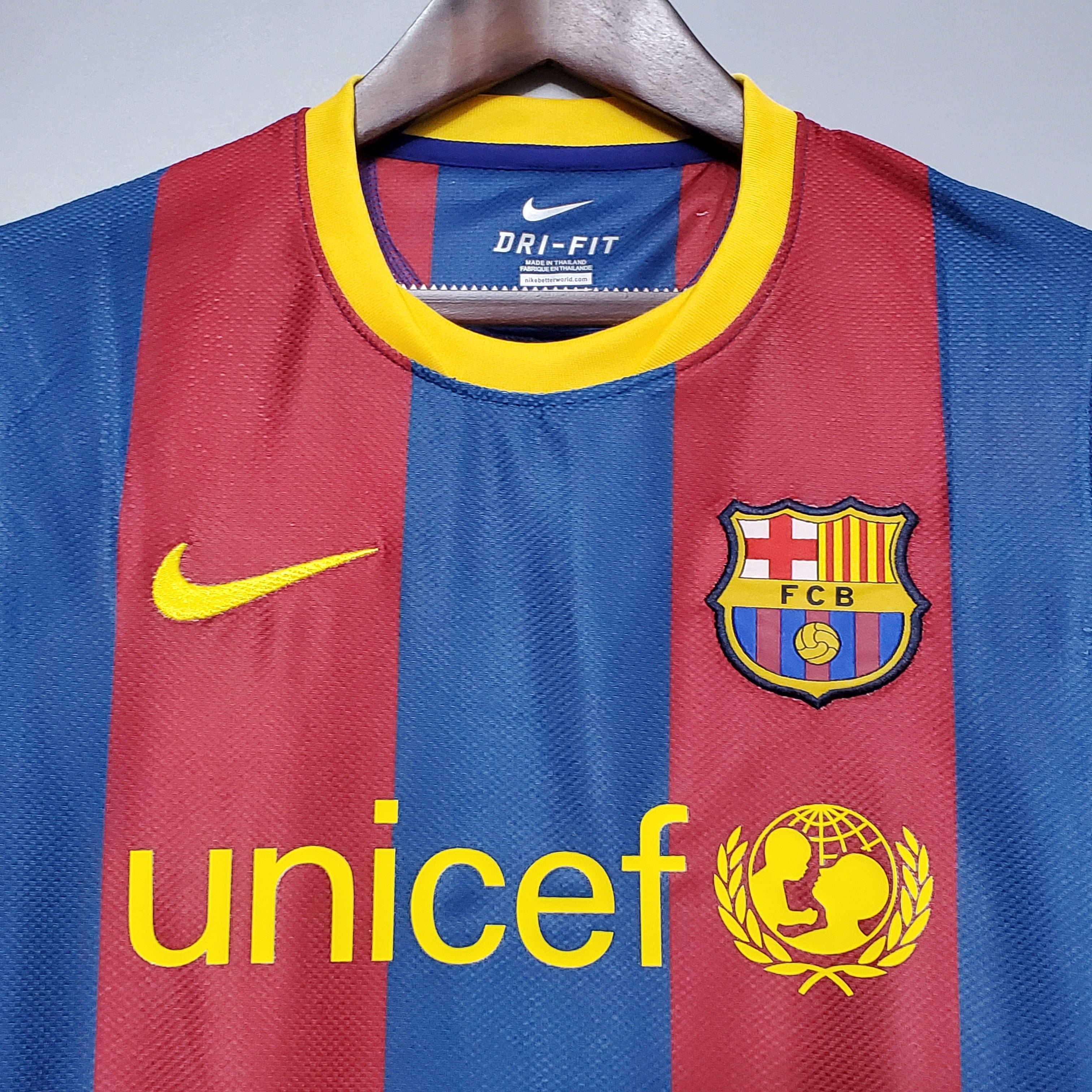 Barcelona 10-11 | Retro Home