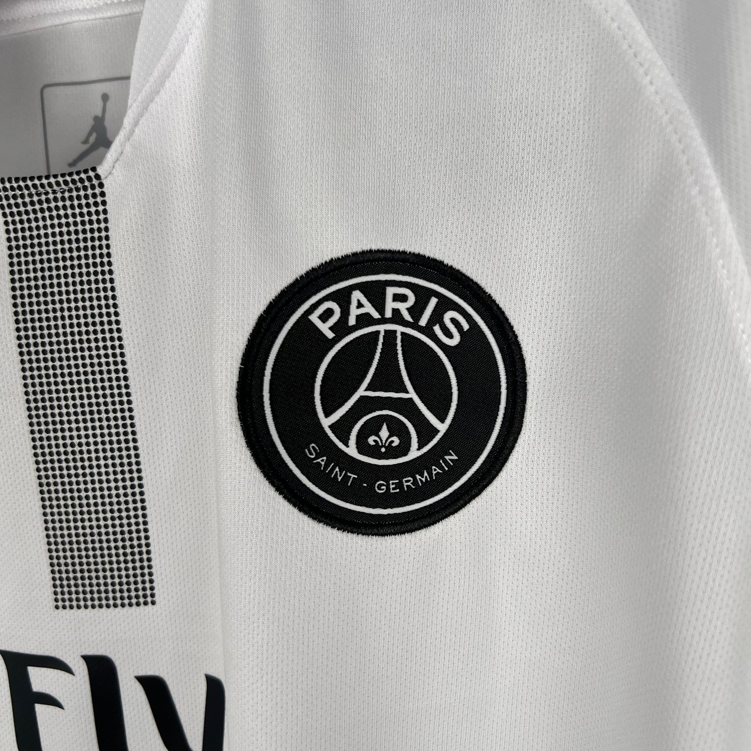 PSG 18-19 | Retro Away