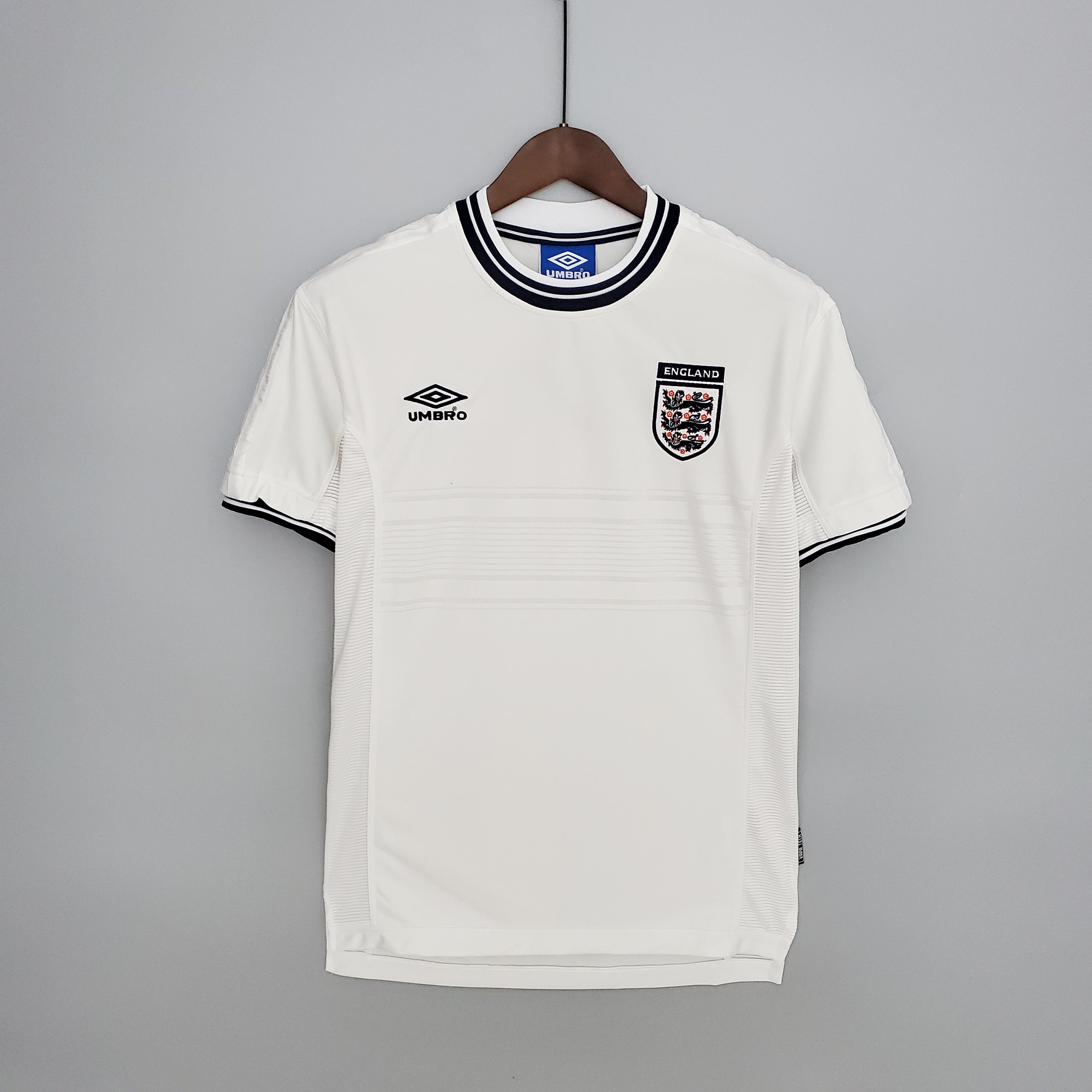 England 2000 | Retro Home